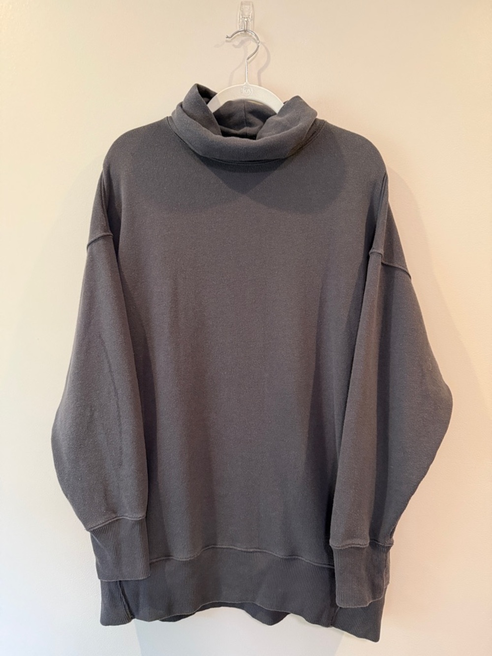 Aerie Women’s Charcoal Gray Turtleneck Sweatshirt